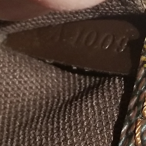 ❌‼️SOLD‼️❌ - LV Geronimo w/COA - Damier Ebene Belt Bag - Picture 7 of 17